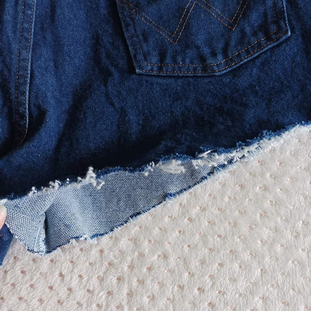 Vintage Wrangler High Waist Cut-Off Denim shorts - Picture 7 of 13